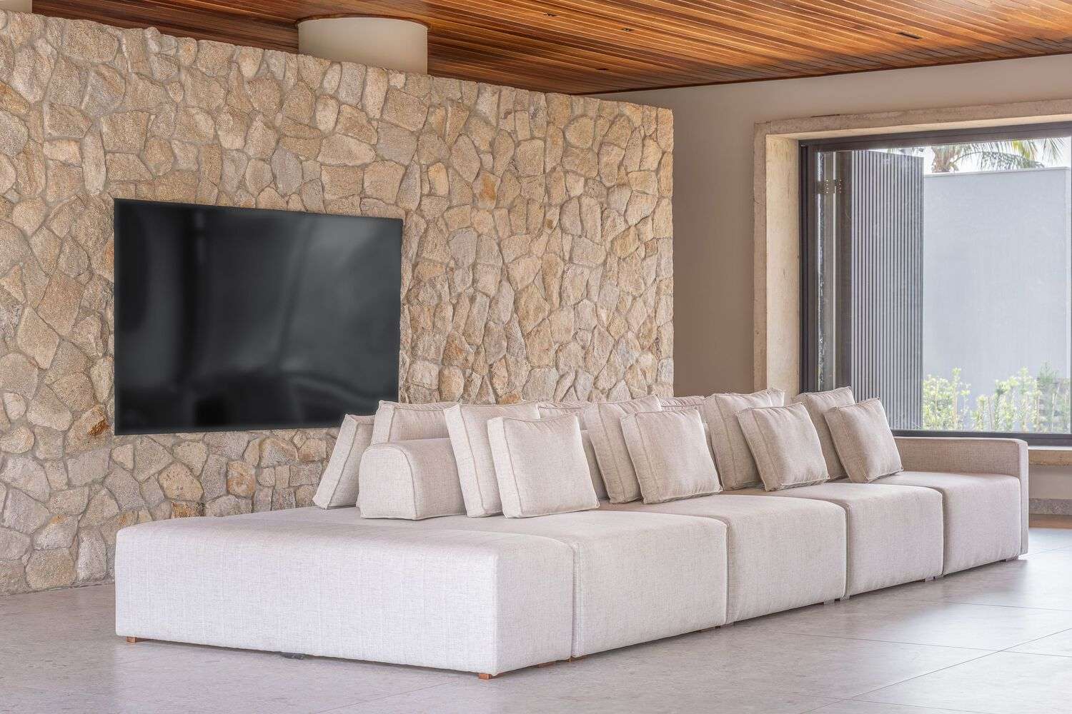 Por que escolher a Pedra Moledo Clara para sua fachada?